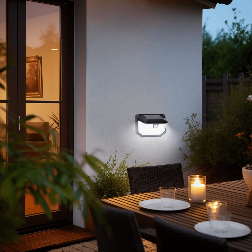 Aigostar - LED Saules enerģijas sienas lampa ar sensoru LED/0,8W/5,5V 6500K IP65