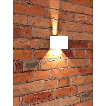 LED Āra sienas lampa 2xLED/3W/230V IP54 balta