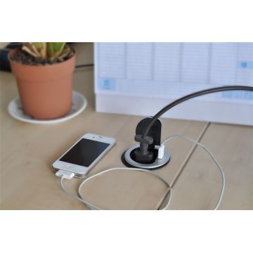 Soligth PP122 - Iebūvēta USB ligzda ar vāku 230V