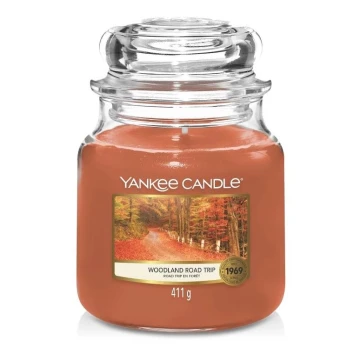 Yankee Candle - Aromatizēta svece WOODLAND ROAD TRIP vidēja 411g 65-75 stundas